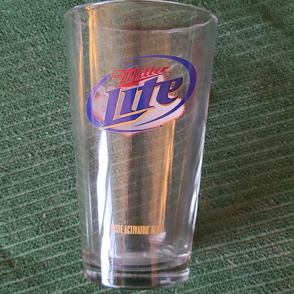Las Vegas/Miller Lite Pint Glass - Picture 2 of 5